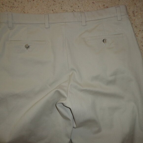 Men's Dockers Classic Fit Pants Khaki Tan W36 L32 Zip/Button Closure Pockets - Picture 7 of 11